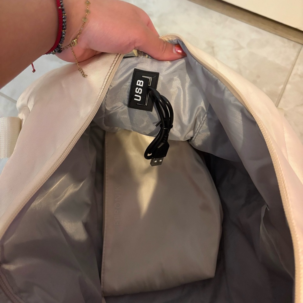 Women's Cream Travel/carryon bag; used once - Picture 9 of 9
